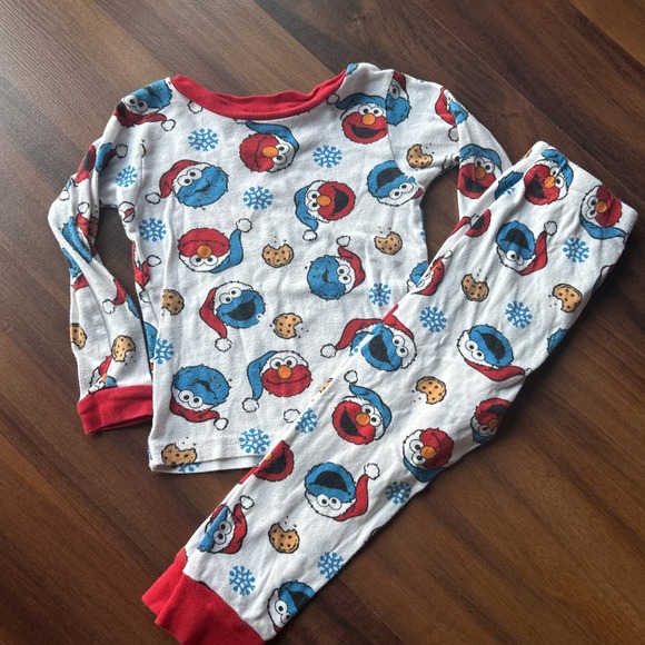 Sesame Street Elmo & Cookie Monster Christmas Pajamas Size 4T - Picture 1 of 4